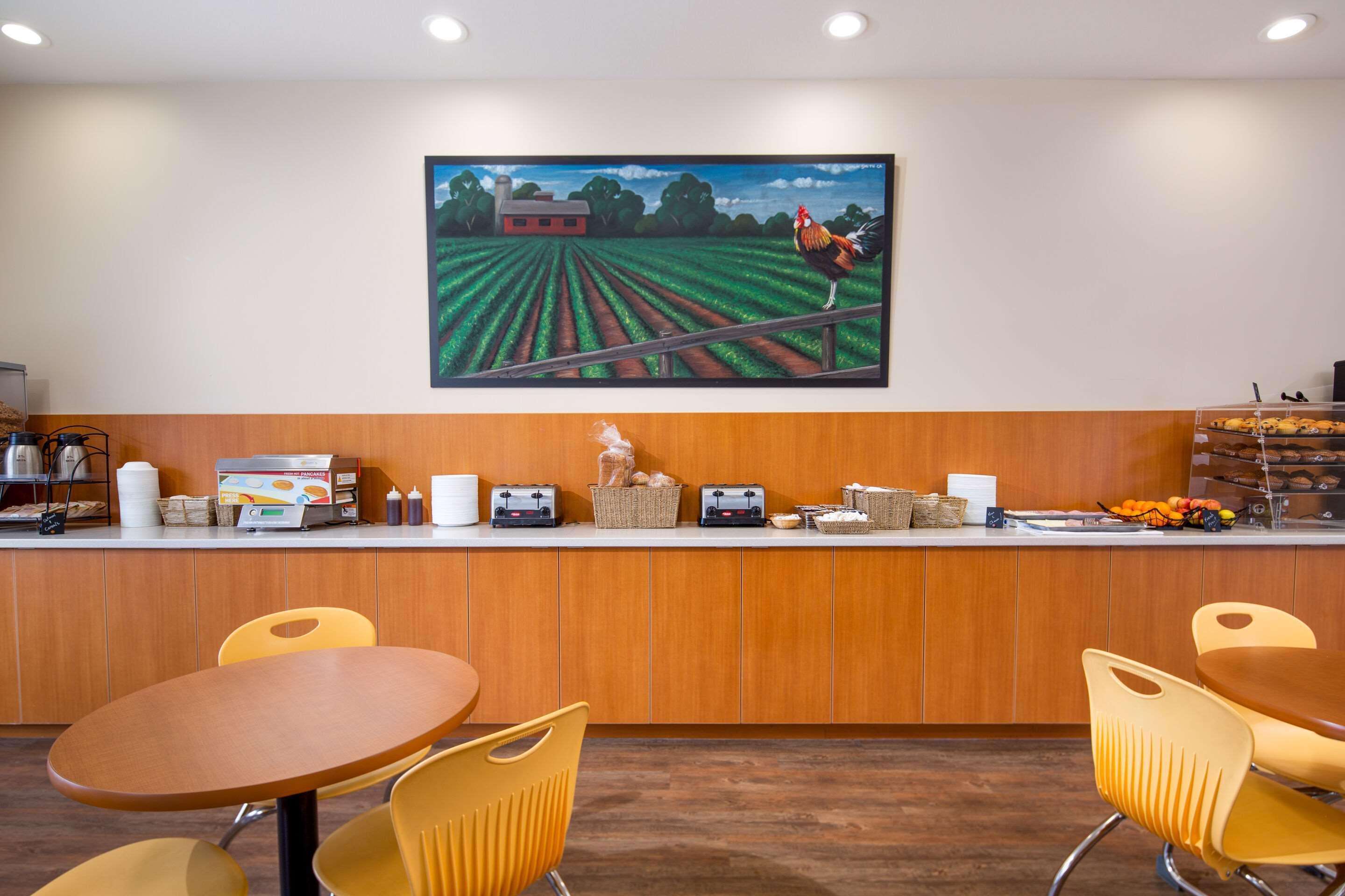 Econo Lodge Inn & Suites Kelowna Luaran gambar