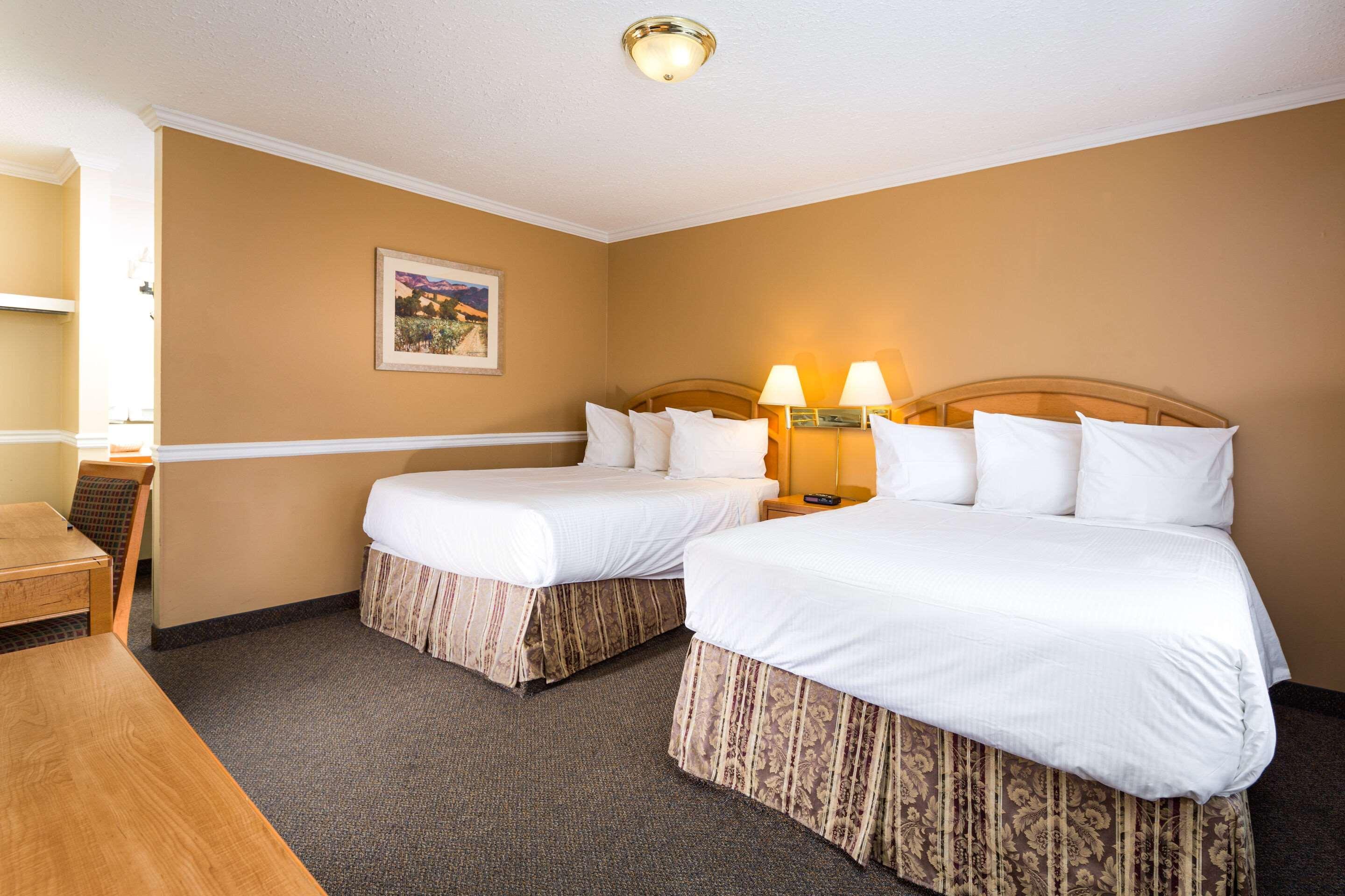 Econo Lodge Inn & Suites Kelowna Luaran gambar