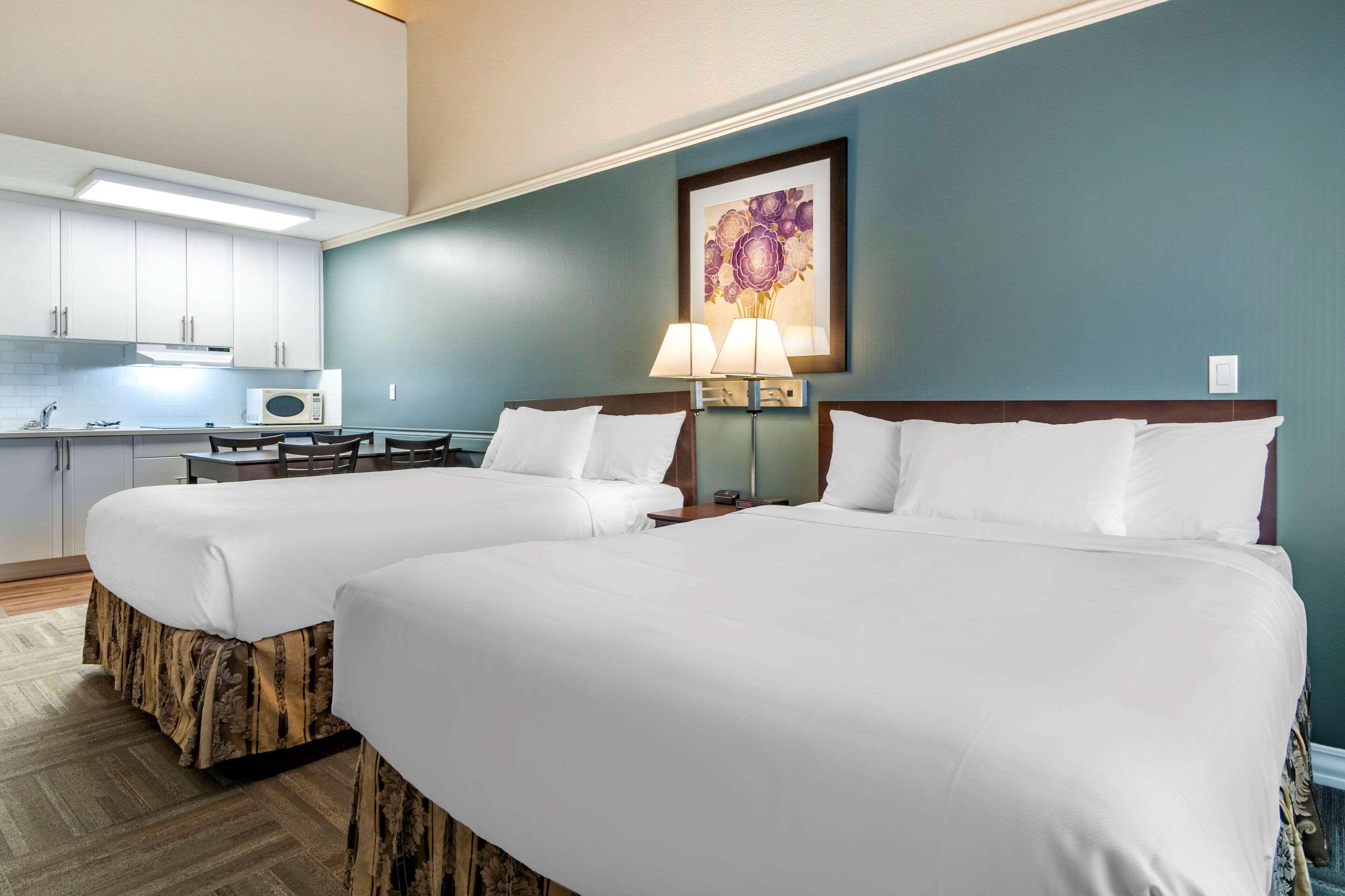 Econo Lodge Inn & Suites Kelowna Luaran gambar