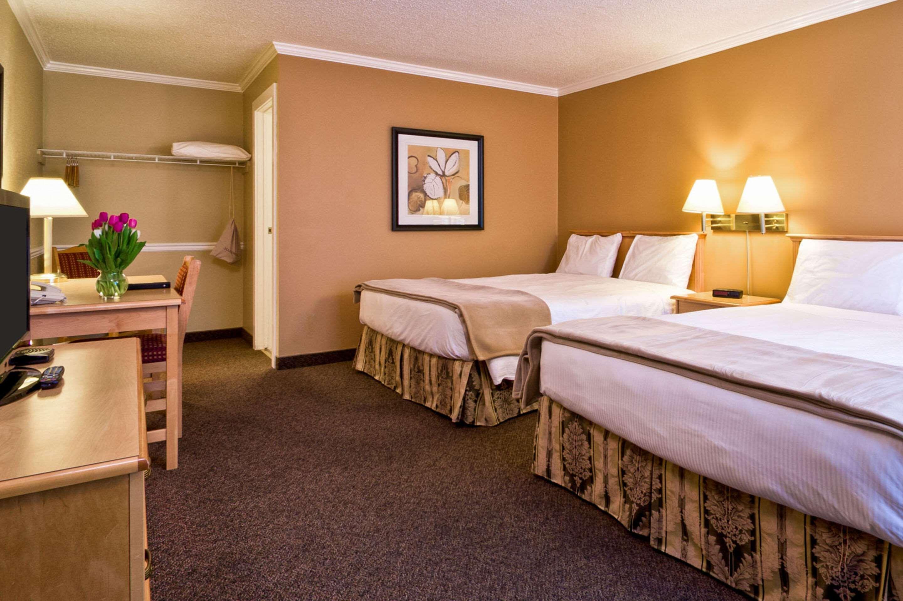 Econo Lodge Inn & Suites Kelowna Luaran gambar